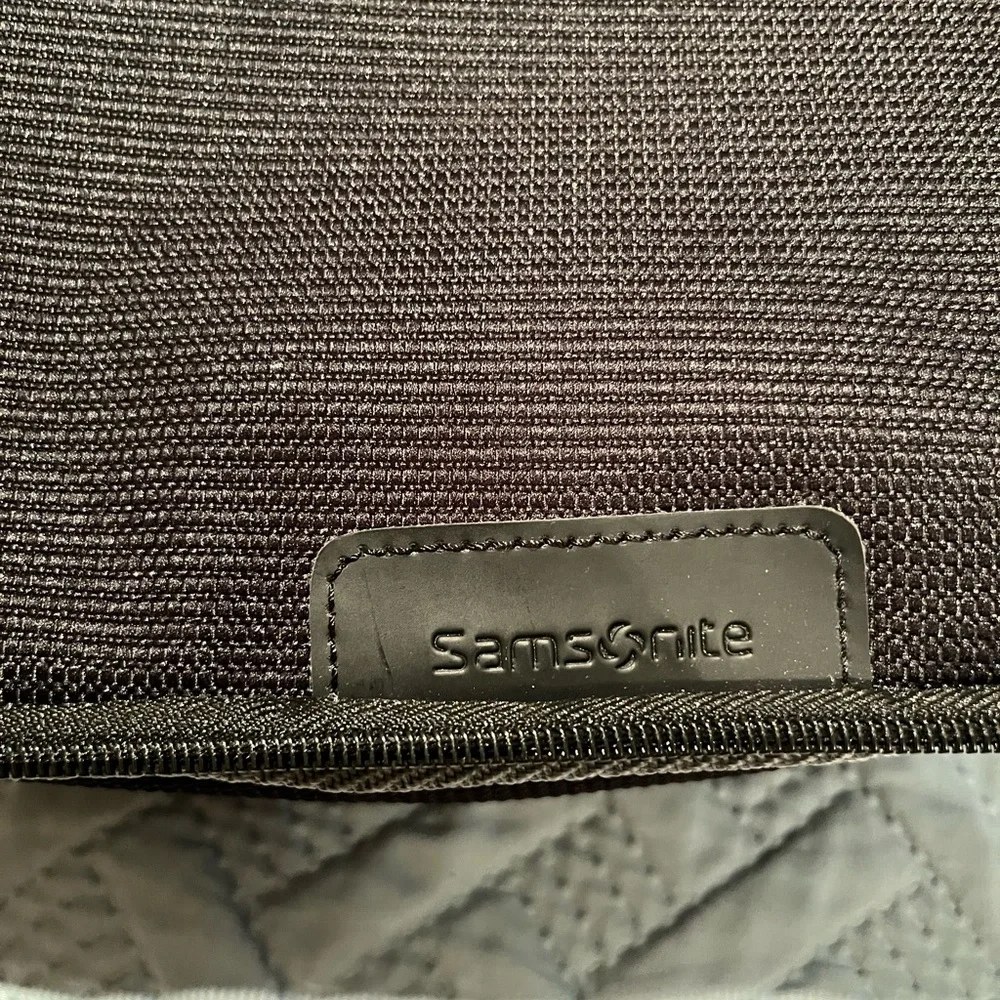 Samsonite Toiletry Kit - Picture 6 of 10